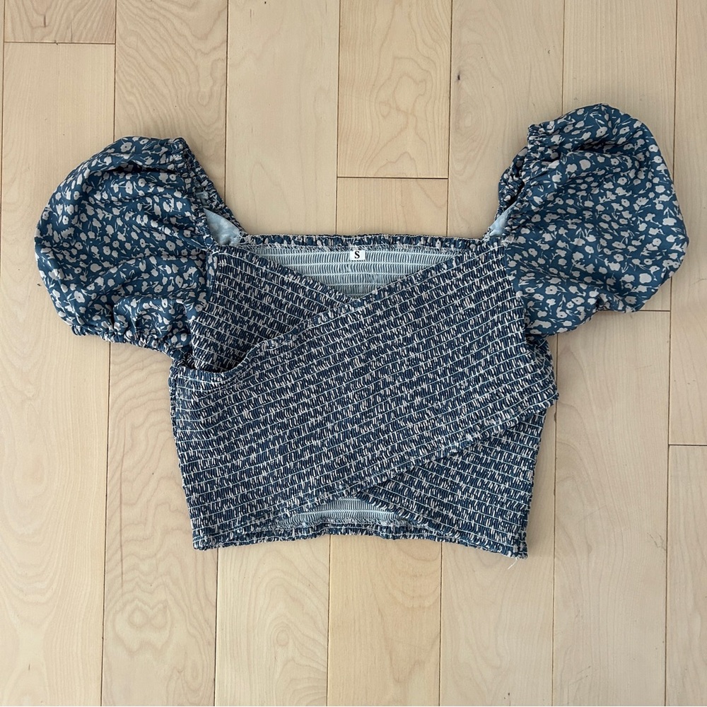 SHEIN Smocked Bubble Sleeve Top